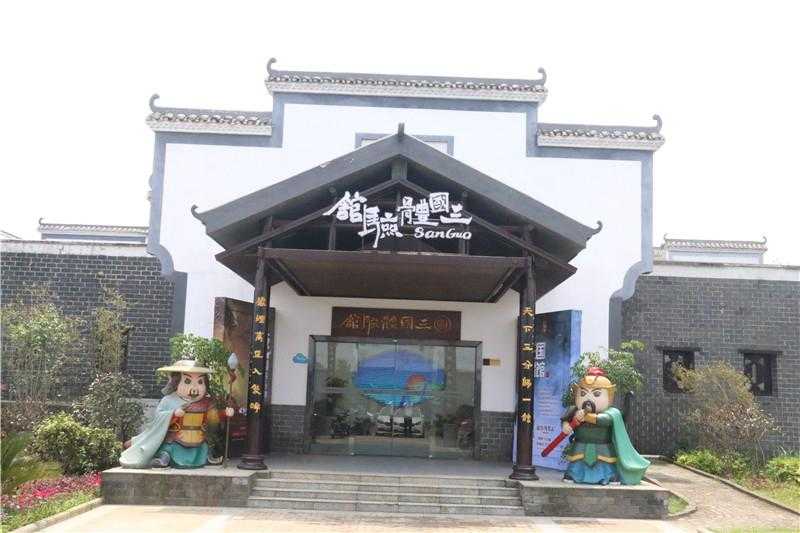 景區(qū)標(biāo)識設(shè)計中，內(nèi)部結(jié)構(gòu)布局應(yīng)該怎么做？